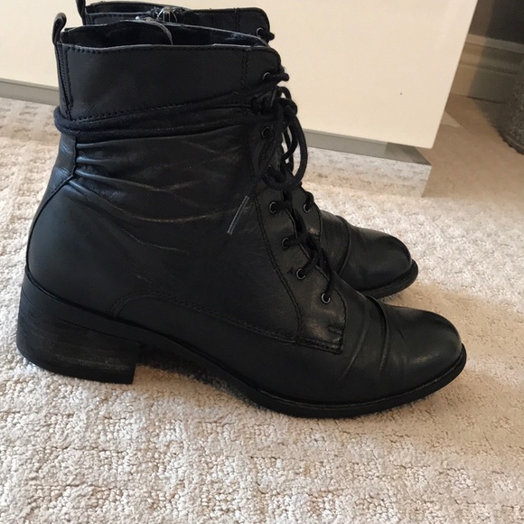 College Leather boots - Picture 1 of 4
